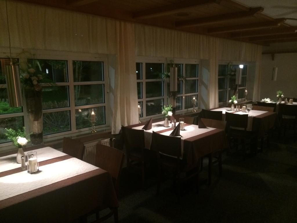 Hotel Friesenhof Westoverledingen Bagian luar foto
